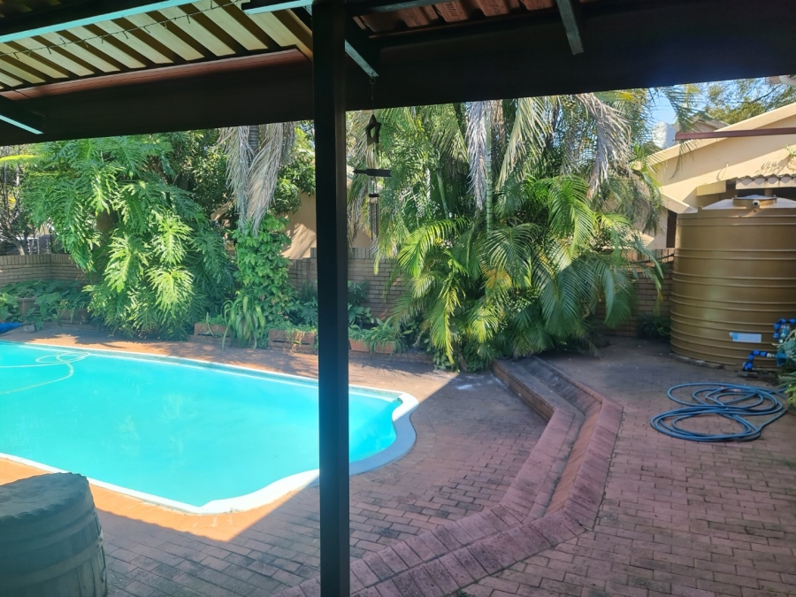4 Bedroom Property for Sale in Safari Gardens North West